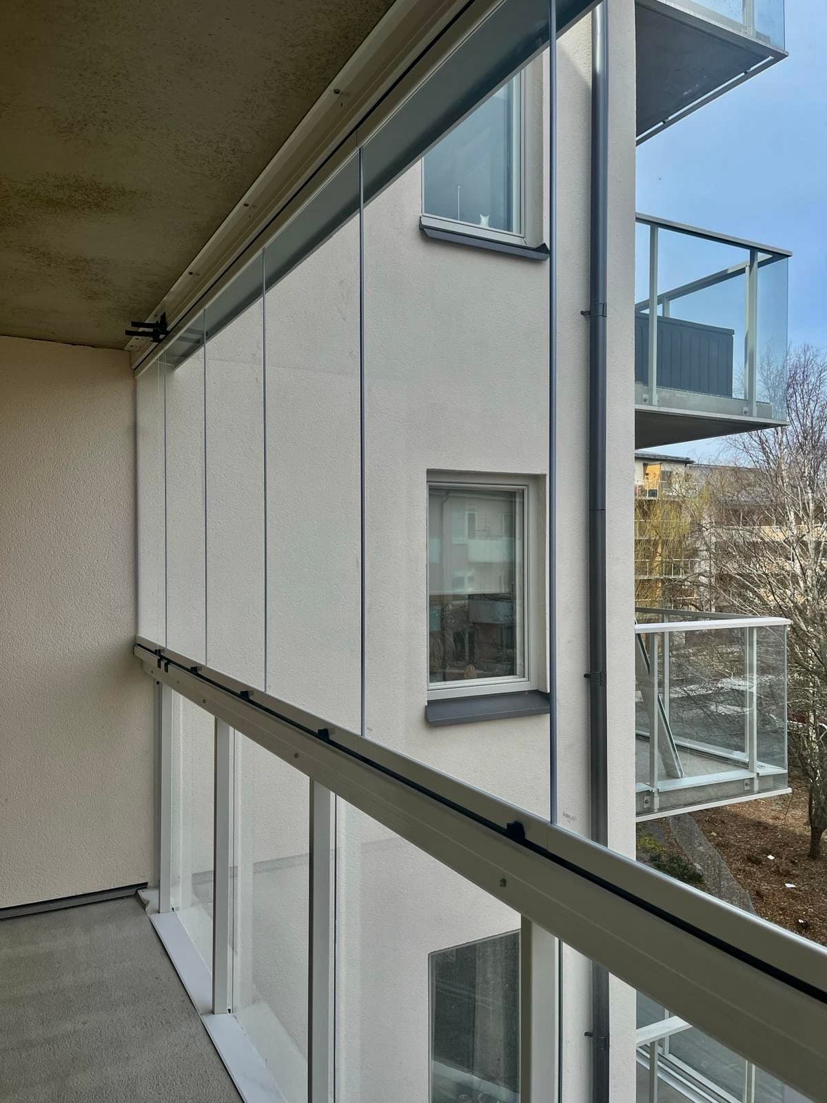 Parvekelasitukset – Mukavuutta, tyyliä ja suojaa image 4